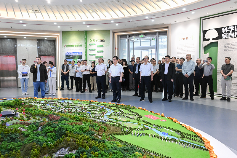福建省林业局组织参观福州红庙岭循环经济生态产业园