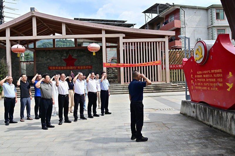 福建省林业局领导组织改革发展处党支部党员同志赴安溪县开展“五级联创”活动